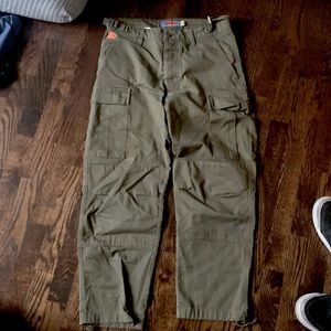 Empyre Cargos